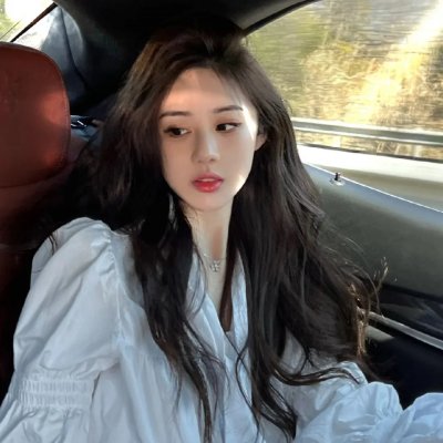老牌影帝与前任深夜同框，公司火速否认，前后半年持续发酵
